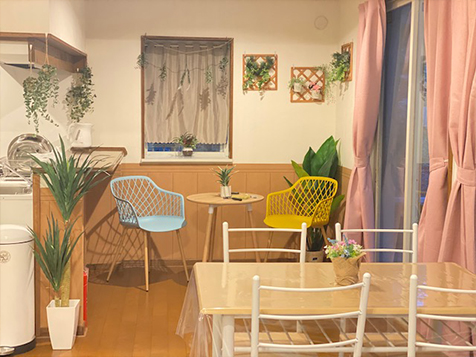 可愛いcaféをイメージしたカフェテーブルも用意しました